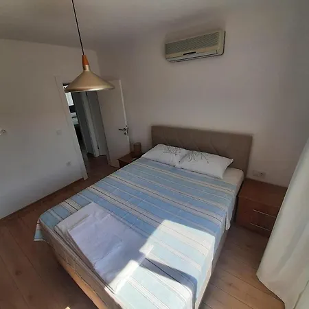Alacati Koy Ici Mustakil Havuzlu&bahceli Lux *