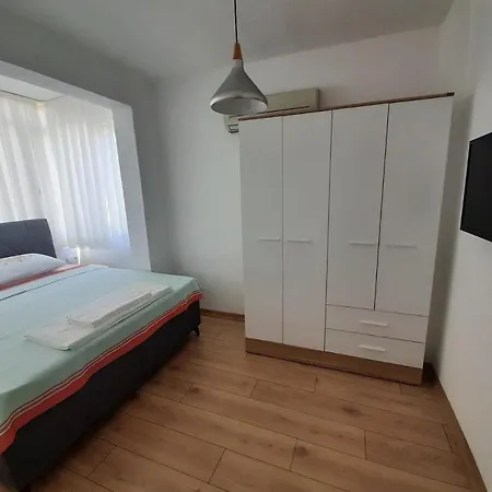 Alacati Koy Ici Mustakil Havuzlu&bahceli Lux Кешме
