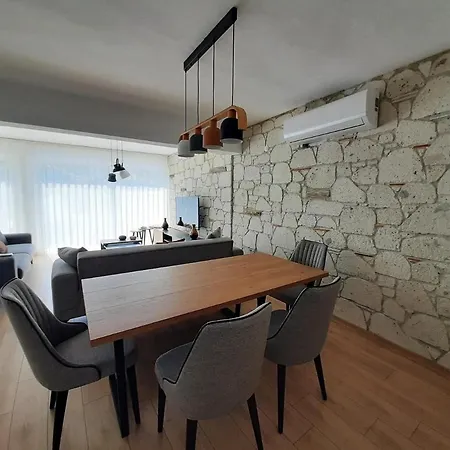 Alacati Koy Ici Mustakil Havuzlu&bahceli Lux * Çeşme