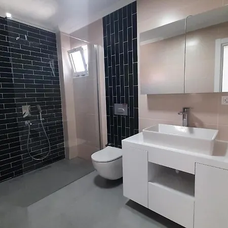 Villa Alacati Koy Ici Mustakil Havuzlu&bahceli Lux *