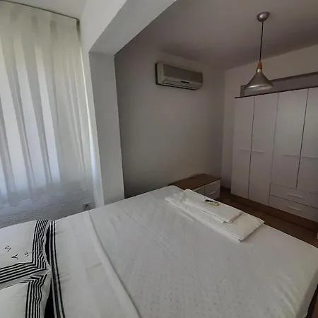 Villa Alacati Koy Ici Mustakil Havuzlu&bahceli Lux *